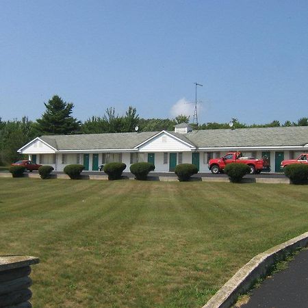 Chapel Hill Motel Brevort Exterior foto
